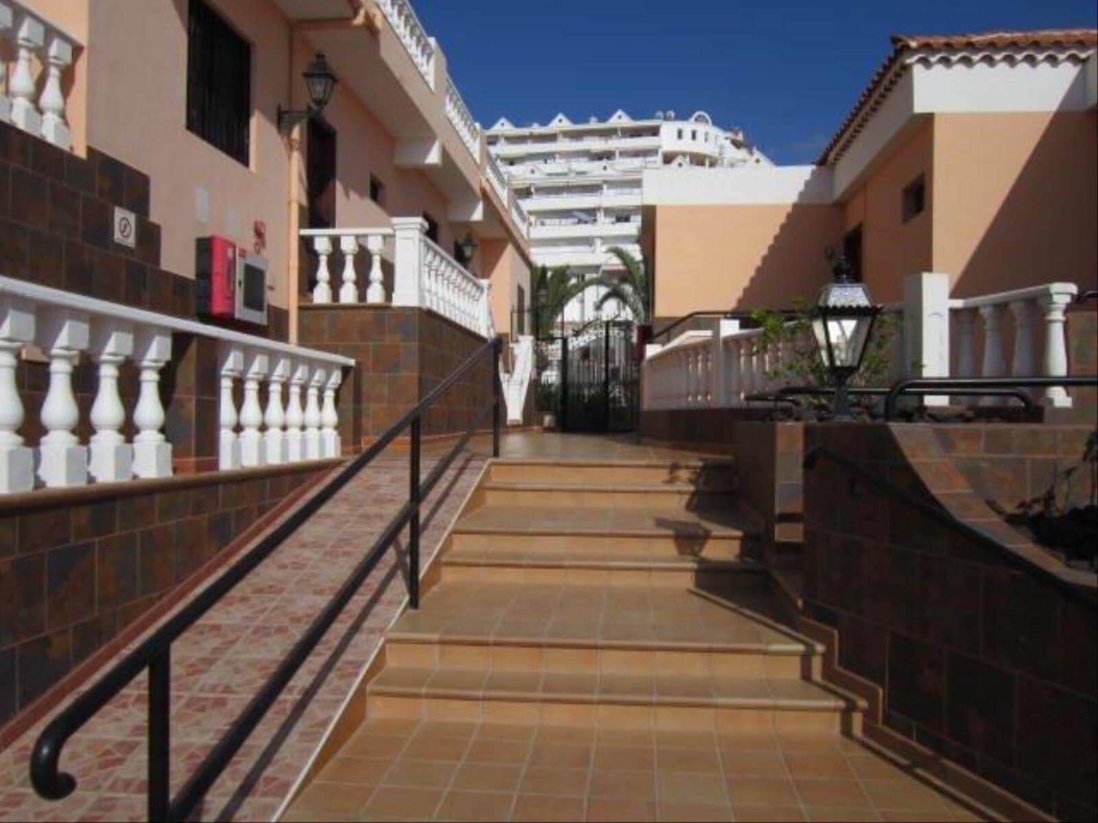Paradise Court las americas
