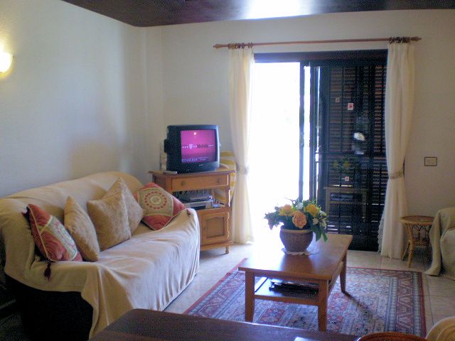 cheap apartment Victoria Court 1 tenerife
